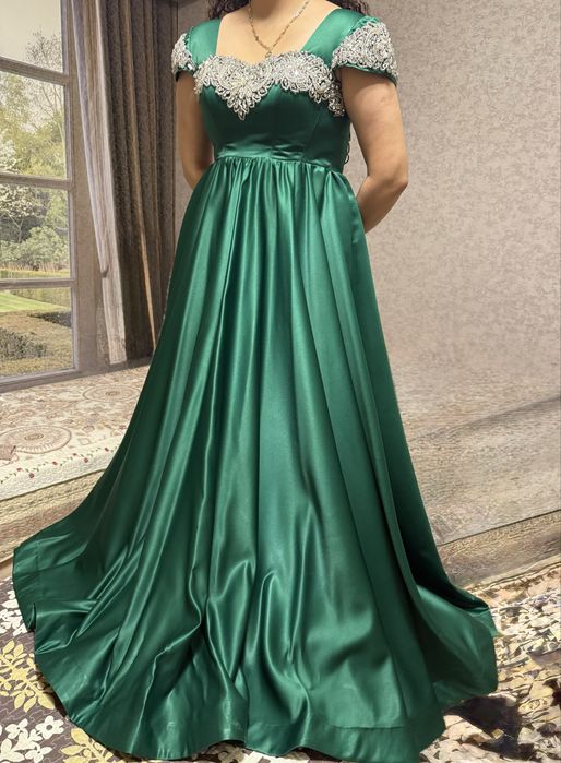 Вечернее платье