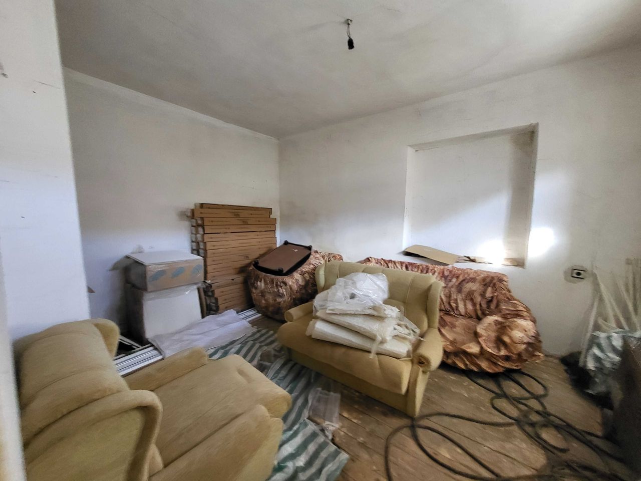 Продава се Промишлена сграда в с. Момчиловци, Област Смолян - 1470 кв.м за 140 €/кв.м - Снимка #21