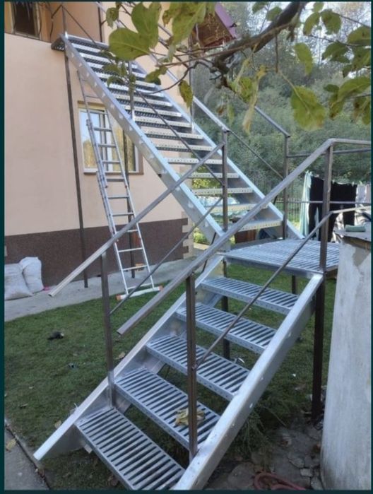 Facem scări zincate la comanda