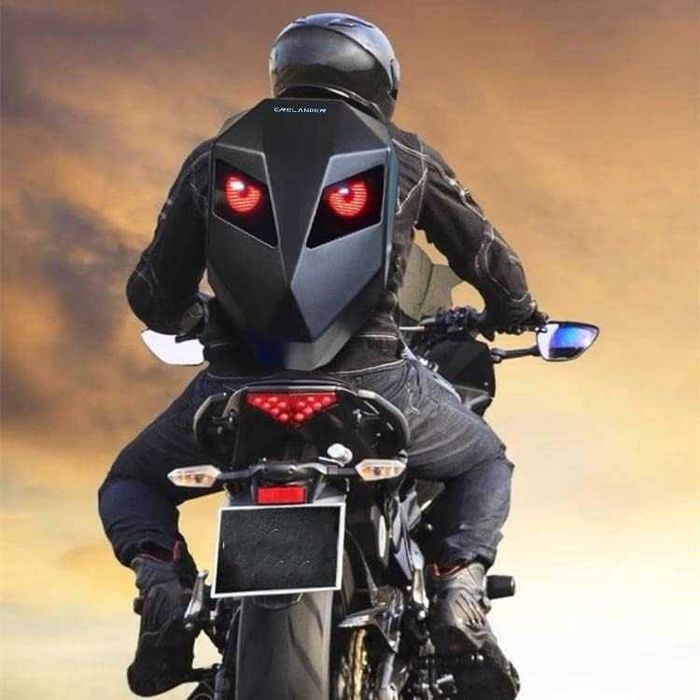 LED раница с мигащи очи Iron Man – за мотор, велосипед и др