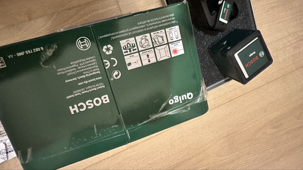 Nivela laser cu linii BOSCH Quigo