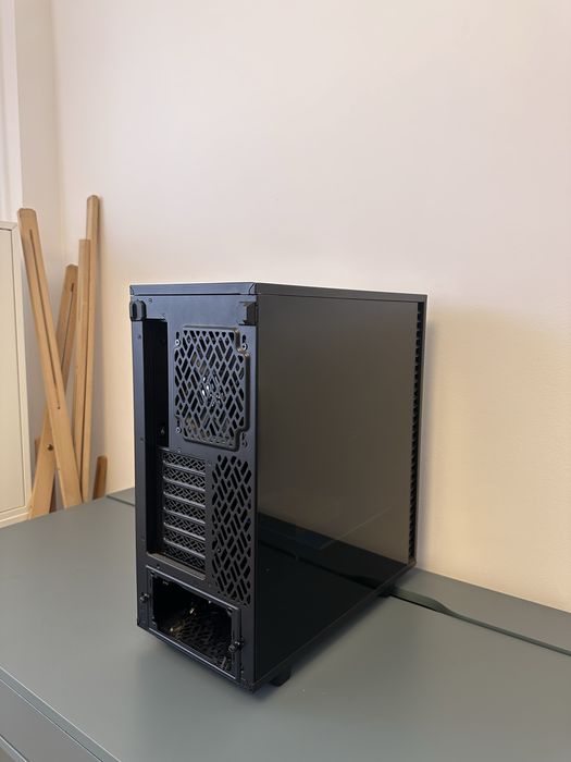 Carcasa PC Fracta Design 7 Compact