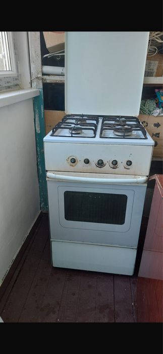 Продам газ плиту