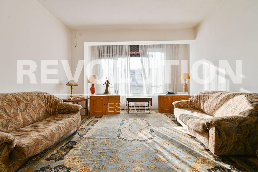 Двустаен апартамент в Център