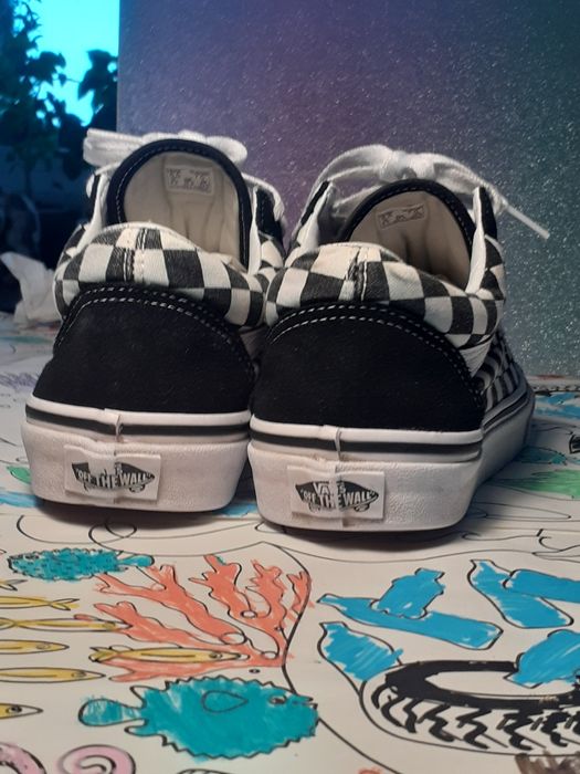 Vans nr 37 aproape noi