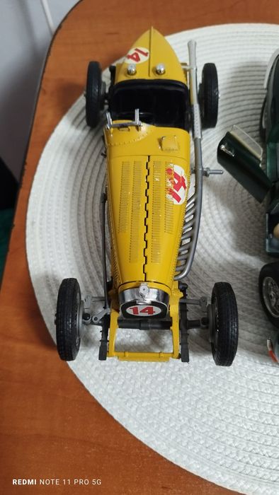 Mașinuțe Machete Burago  scara 1/18