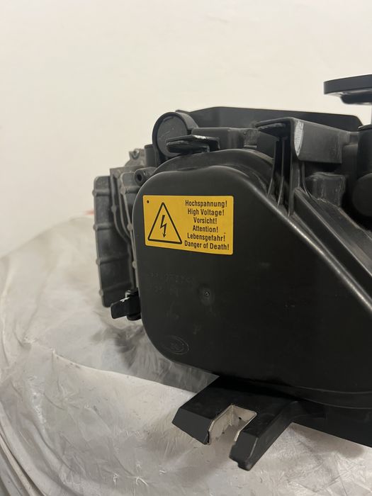 Faruri Audi Q3 8U Xenon  LED