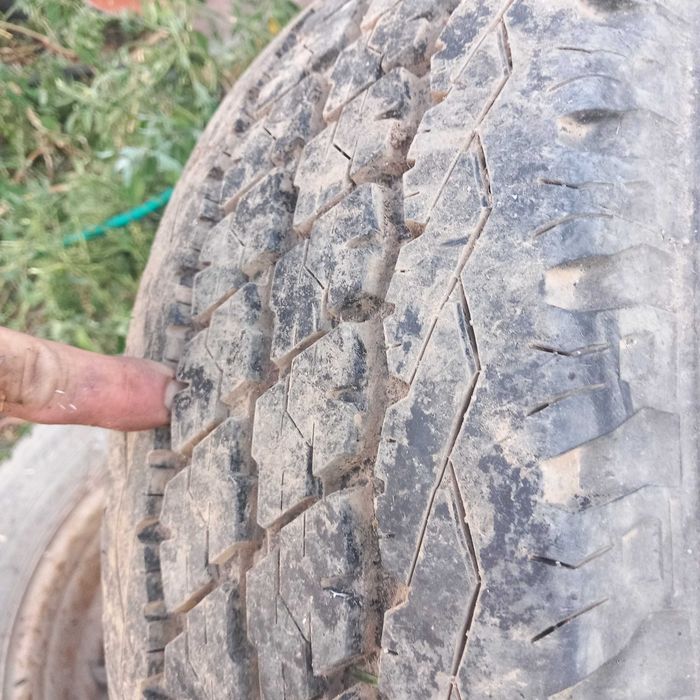 Vand anvelope iveco daily cu geanta si disc