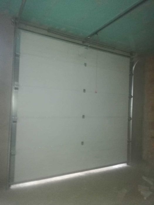 Usi de garaj sectionale | usa garaj | porti garaj automate sau manuale