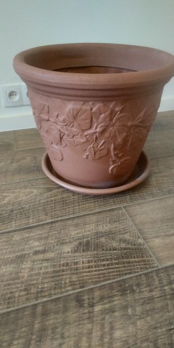 Горшок для цветов большой.Италия. Пластик