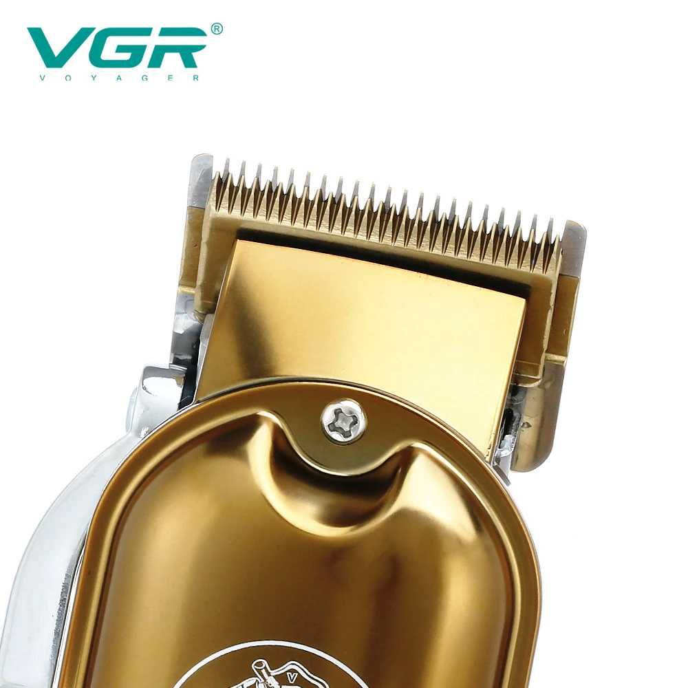Професионална Машинка за подстригване VGR 650 LCD дисплей 6 приставки