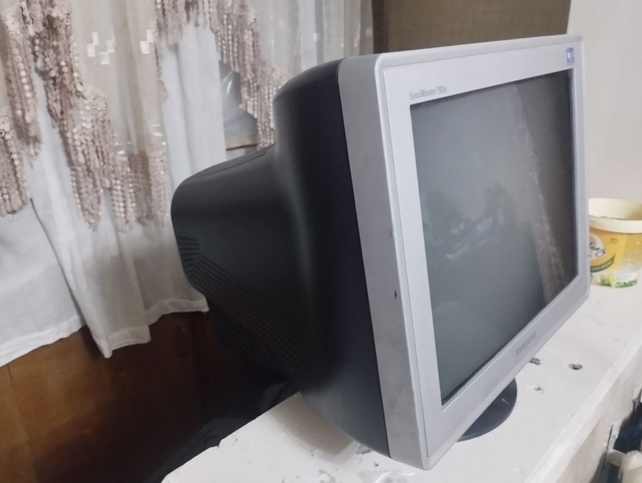 Срочно!  Продам персональный компьютер в  комплекте