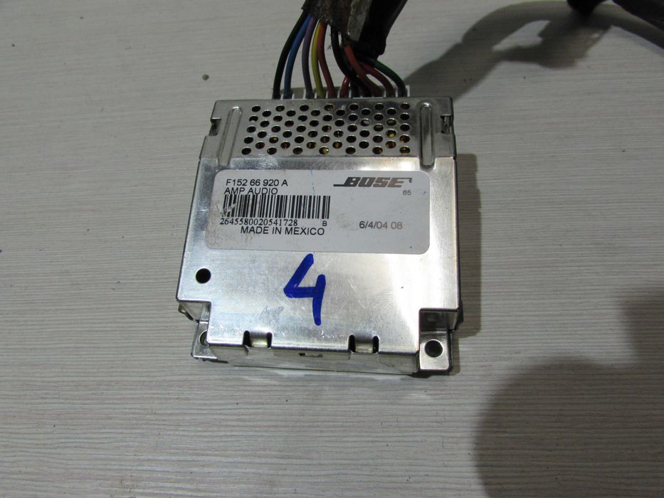 МАЗДА BOSE усилвател EG23 66 920A / GM1A-66-92X/F152 66 920A