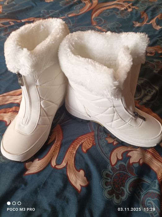 Продам зимнию обувь женская