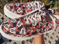 HM x Disney кецове с Мики Маус