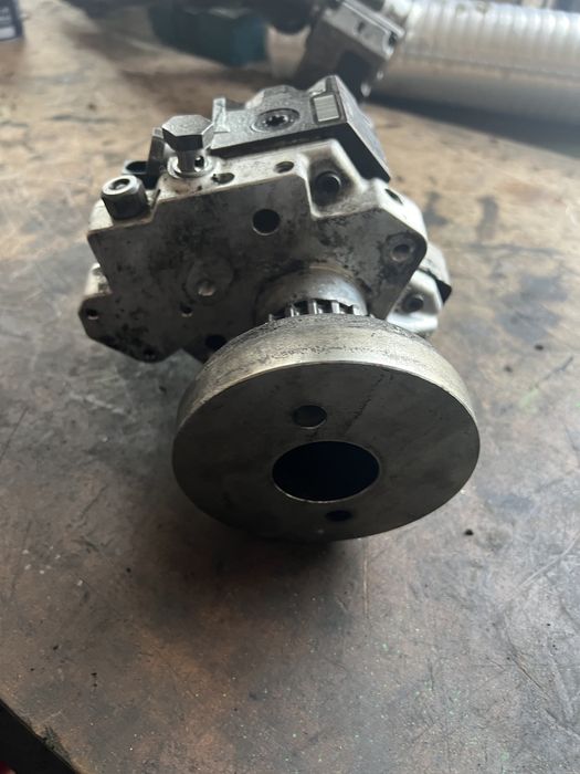 Pompa Inalte Audi A6 4F 2.7 TDI OE:059130755E