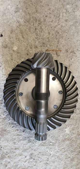 Dezmembrez tractor Fendt 711,716