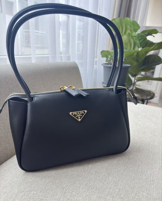 Чанта prada естествена кожа