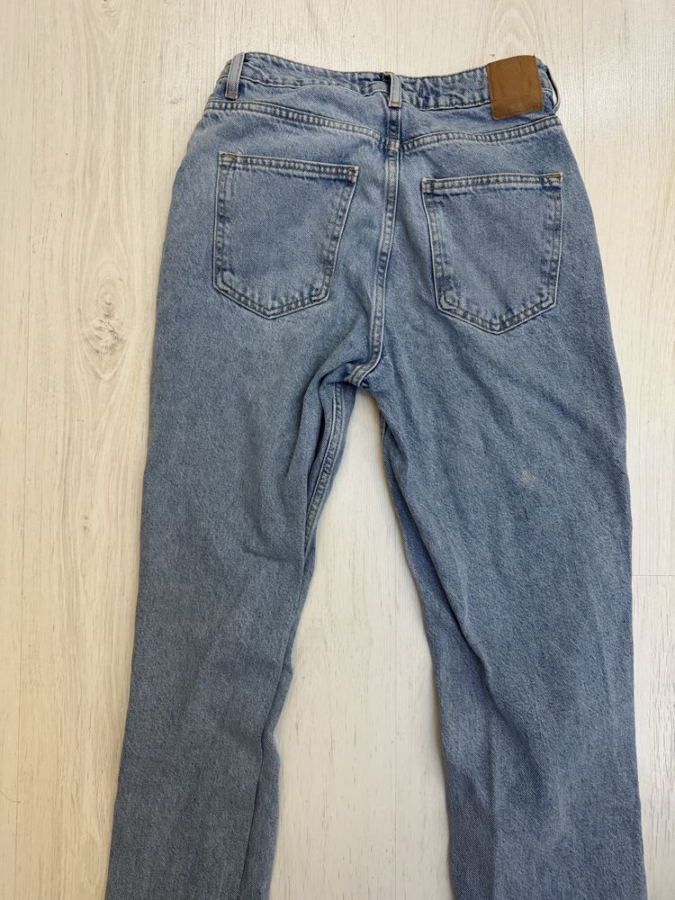 Ефектни дънки ZARA