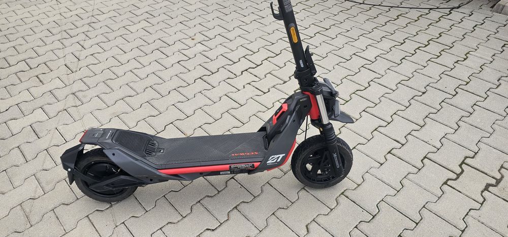 Тротинетка Segway ZT3 Pro