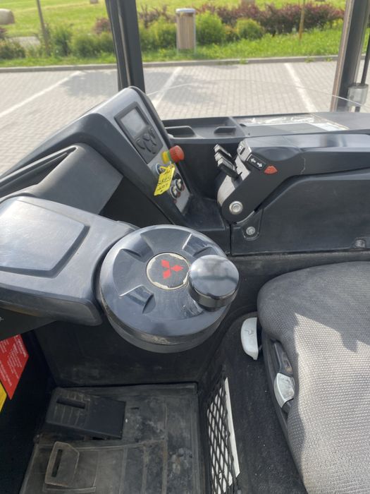 De vanzare sau da inchiriat stivuitor electric