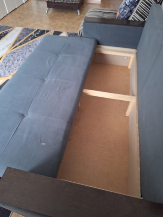 Продам диван срочно