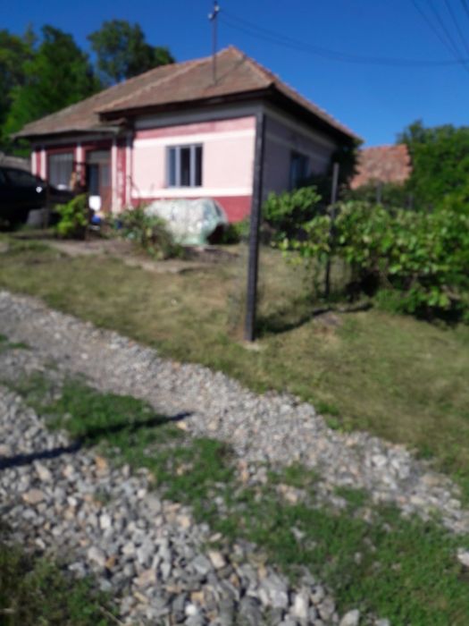 Vând casa Corpadea
