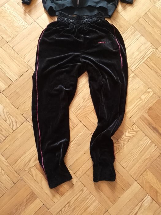 Продается женский спортивный костюм