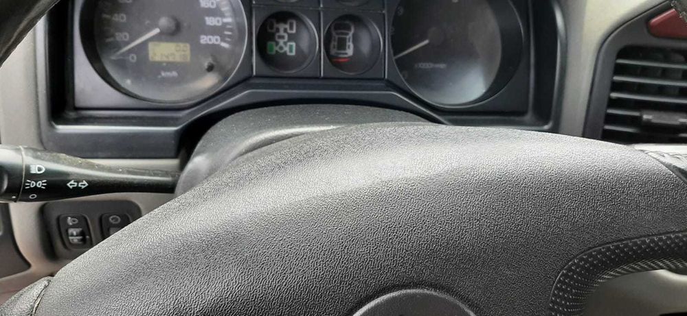 Vand Mitsubishi Pajero | 5 locuri 2004 | Autoutilitara | Proprietar