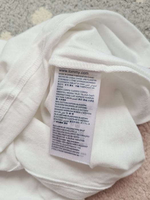 Tricou Tommy Hilfiger marime M-L