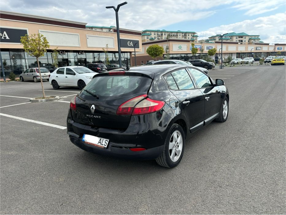 Renault Megane3 1,5 dci 107cp Usor Avariat / Lovit