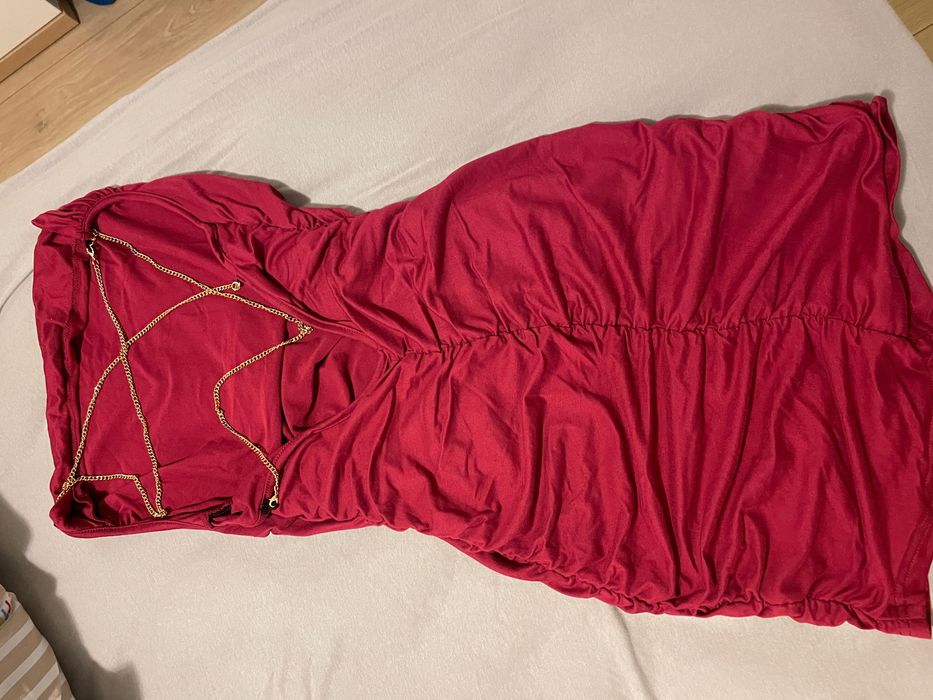 Елегантни рокли с гол гръб