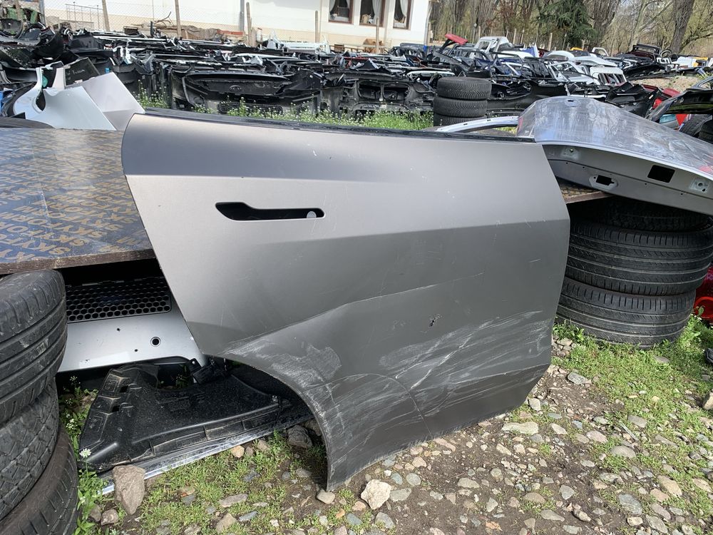 Врата Tesla Model Y