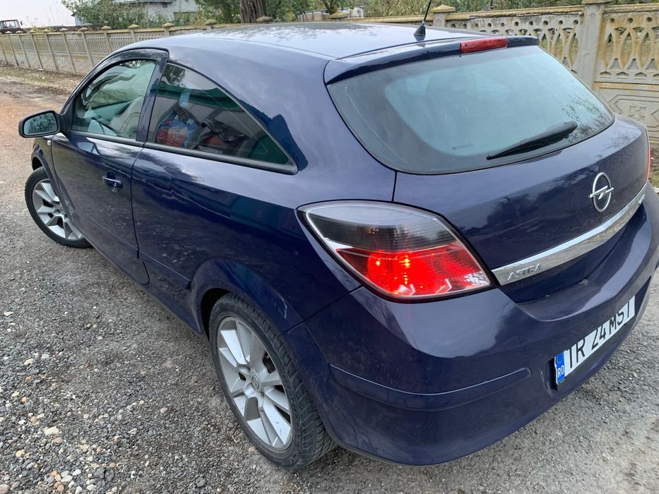 Opel Astra H GTC  1.7 CDTI