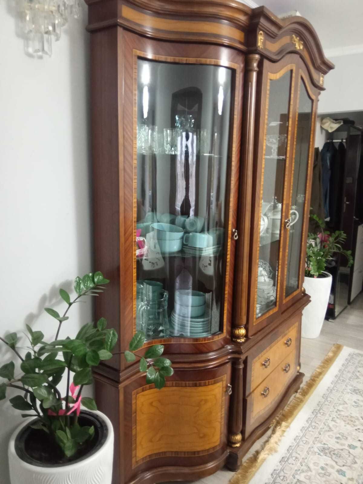 Горка из красного дерева