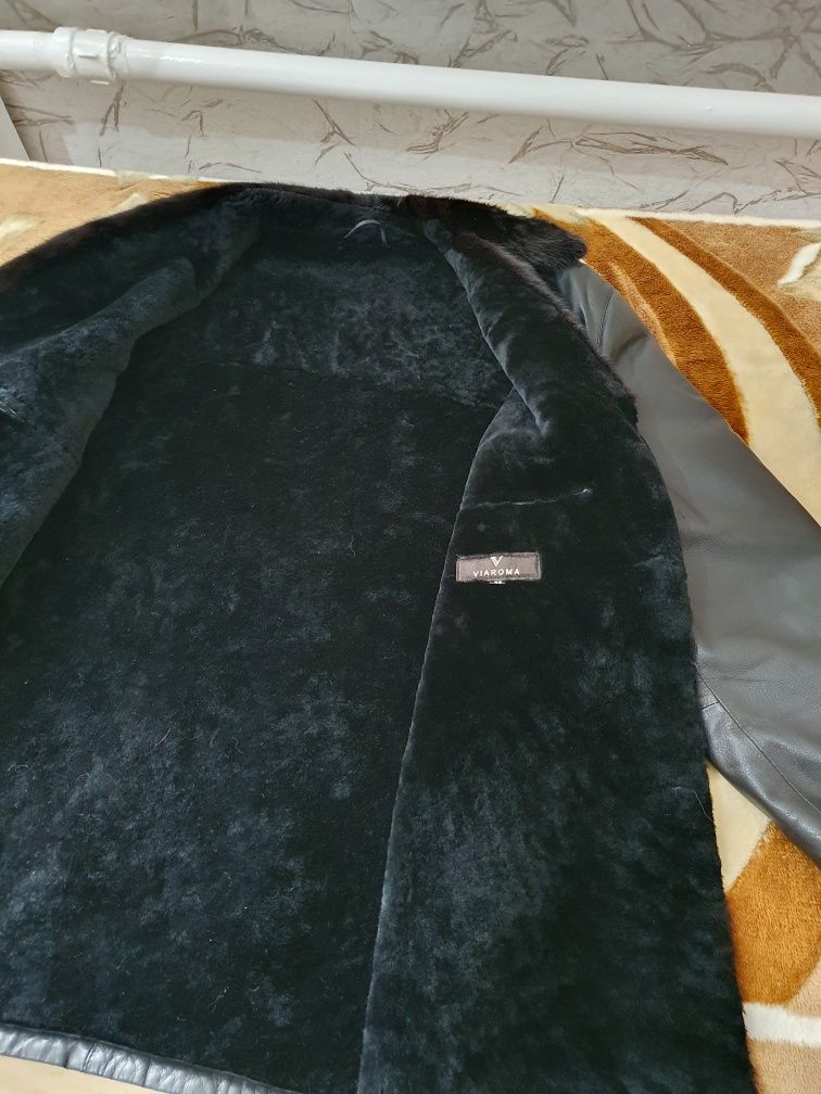 Продам кожаную дублёнку.