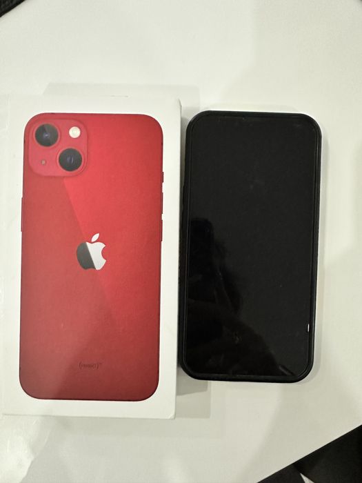 Iphone 13 128GB RED с подарък калъфчета и стъклен протектор