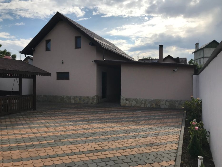 Casa+curte si gradina