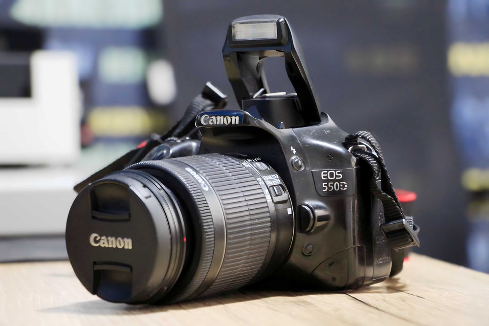CANON 550 d fotokamera sotiladi