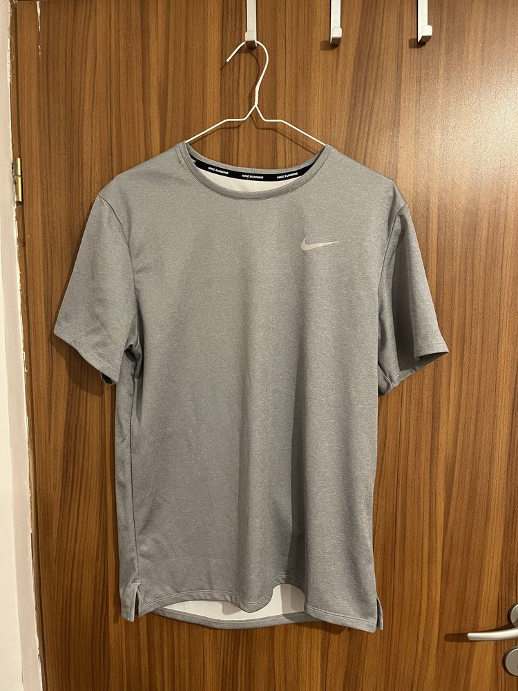 Tricou Nike Dri-Fit mărimea S