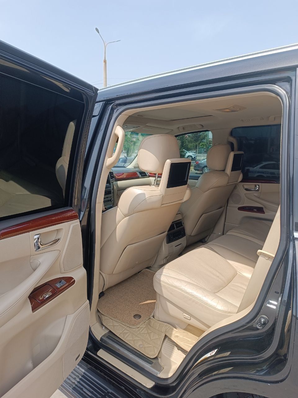 Lexus lx570 zor holatda