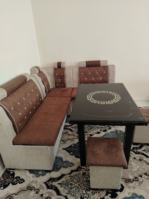 Oshxona uchun divan