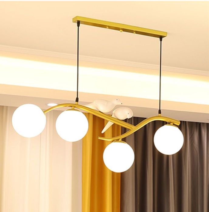 Продам красивую люстру с птичками