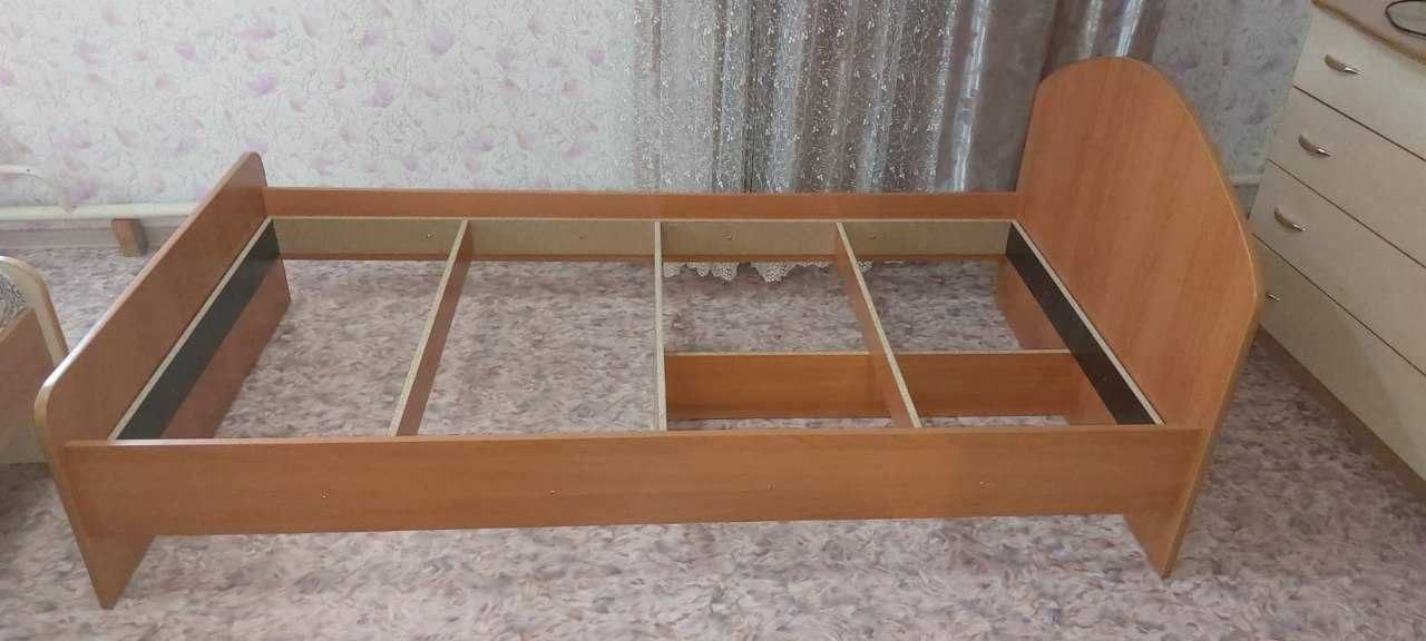 Кровать новая без матраса
