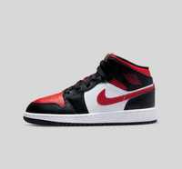 Air Jordan 1 Mid Black Fire Red (GS)