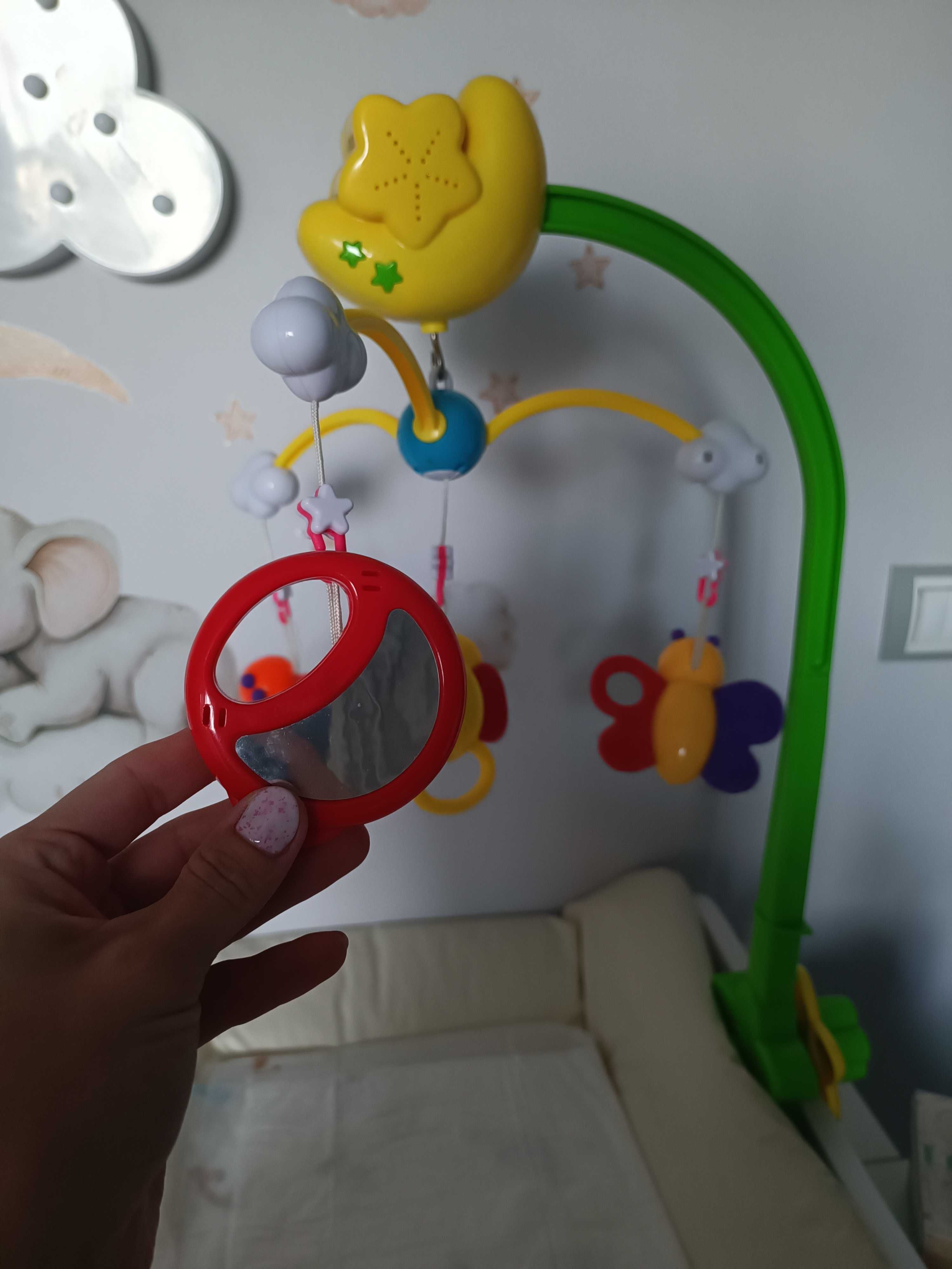 Музикална бебешка въртележка
