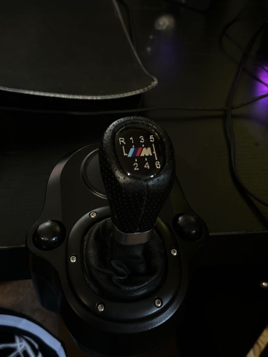 Volan Logitech G29 custom cu pedale si schimbator Logitech
