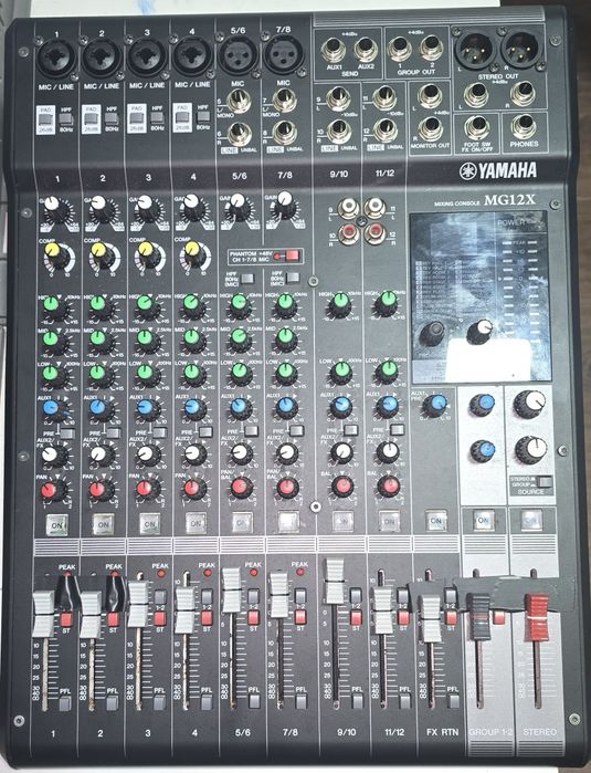 Микшерный пульт Yamaha