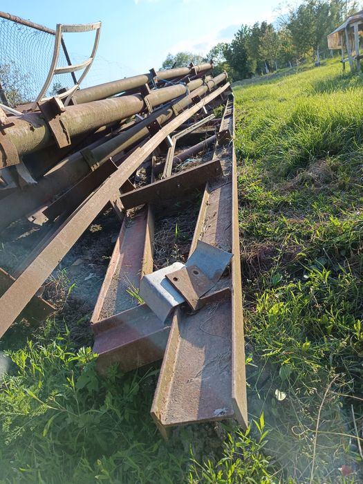 Vând 5 ferme metalice