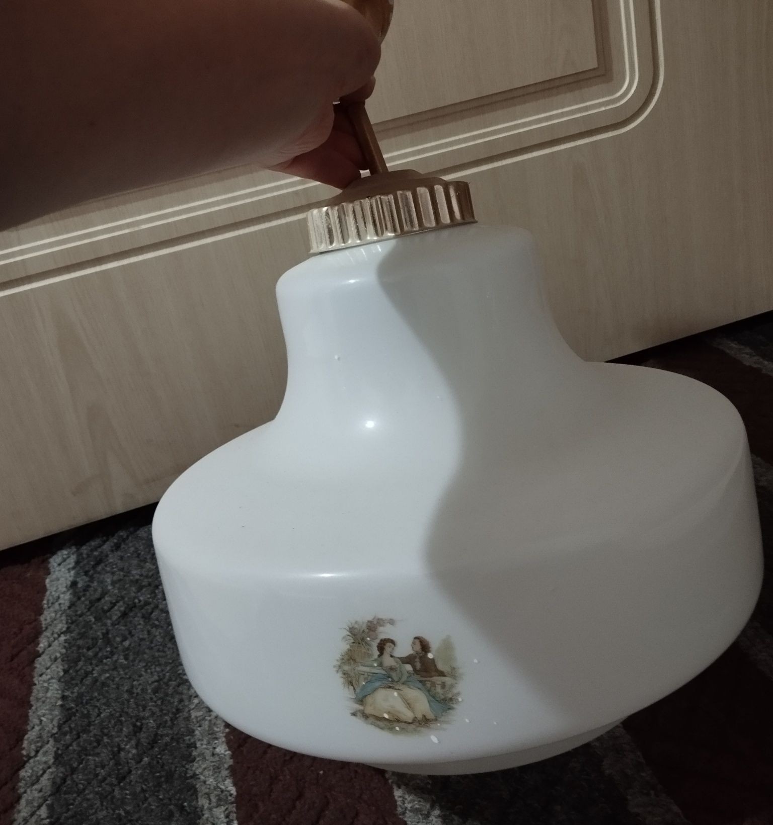 Продам люстру  .